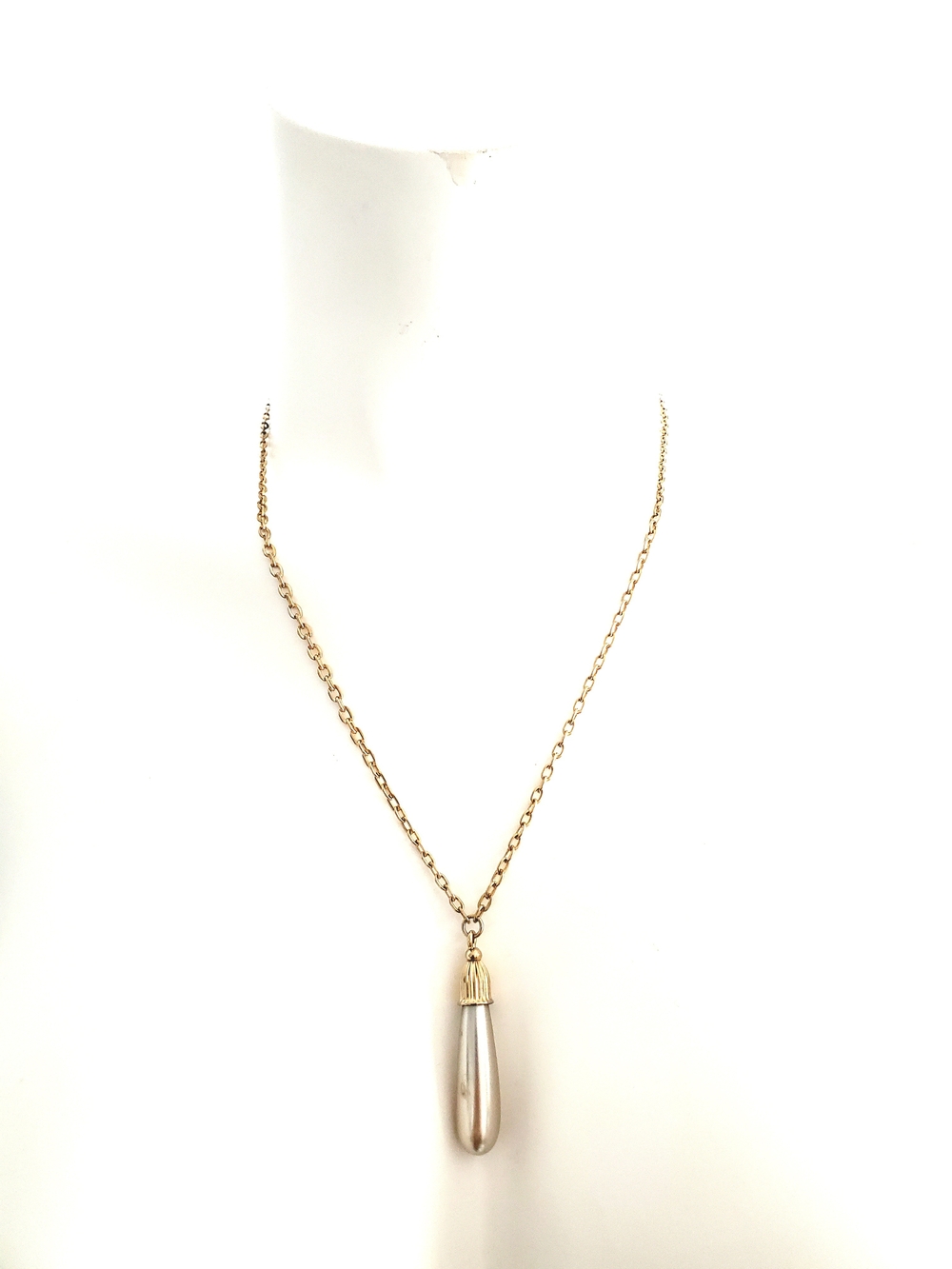 Sarah Coventry Gold-Tone Chain with Ivory Teardrop Pearl Pendant- Vintage 1970